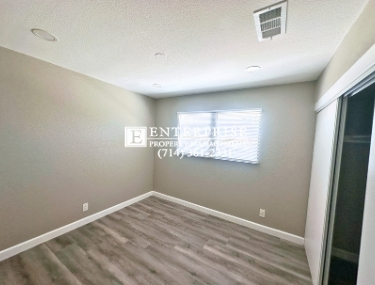 tunstall-street-garden-grove-family-house-room