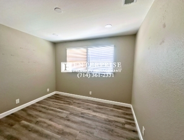 tunstall-street-garden-grove-family-house-room1